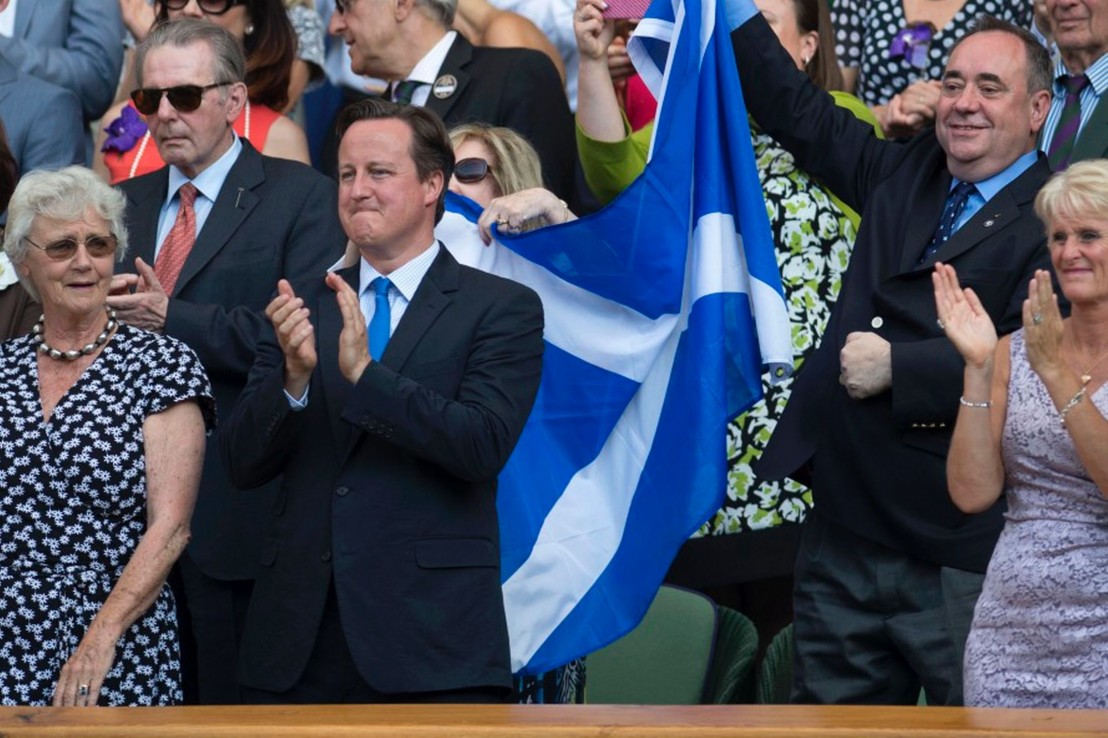 Alex-Salmond-defends-waving-the-Saltire-behind-David-Cameron-2037955
