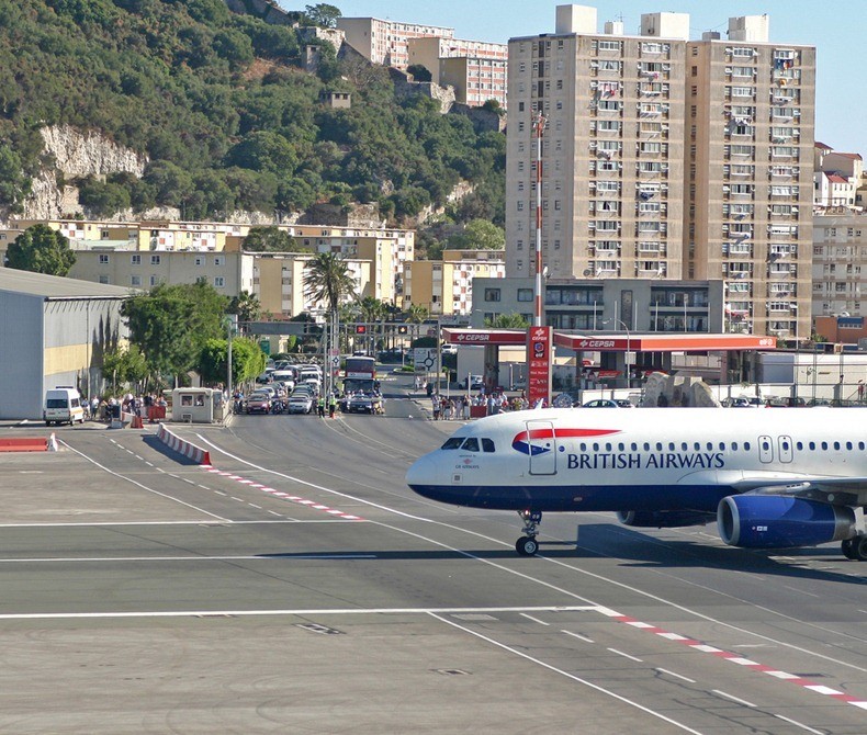 gibraltar-airport-12[2]