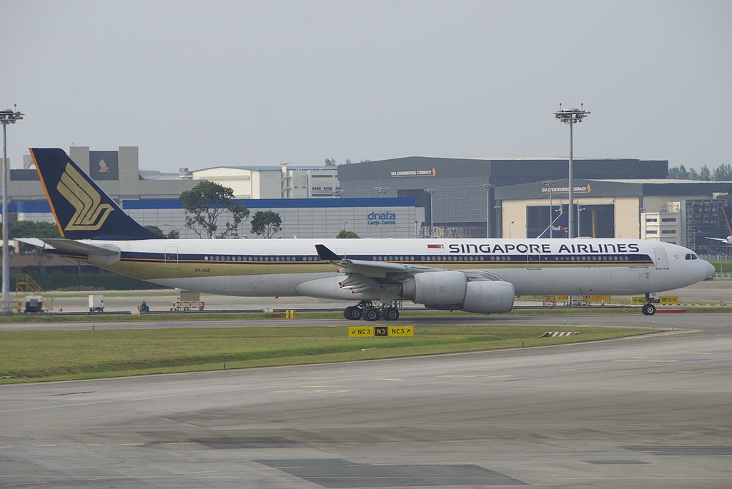 Singapore_Airlines_Airbus_A340-500;_9V-SGE@SIN