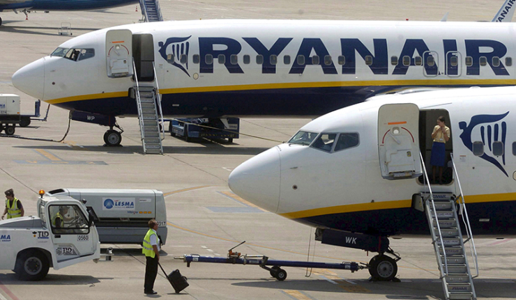 Ryanair shares down 11 per cent after profit warning