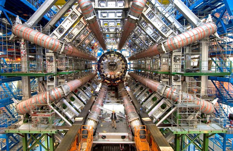 42154-22418-CERN_LHC_t2030shigh