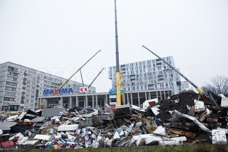 supermarket-roof-collapse-in-riga-latvia_3303353