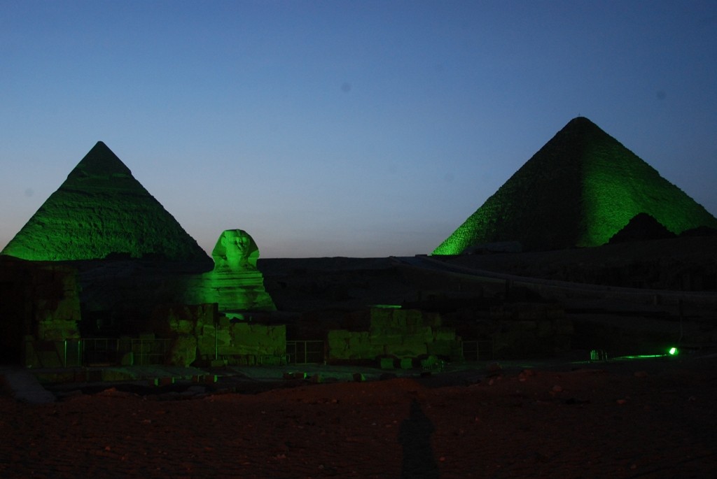 PYRAMIDS OF GIZA AND THE SPHINX GO GREEN FOR ST PATRICK?S CELEBRATIONS