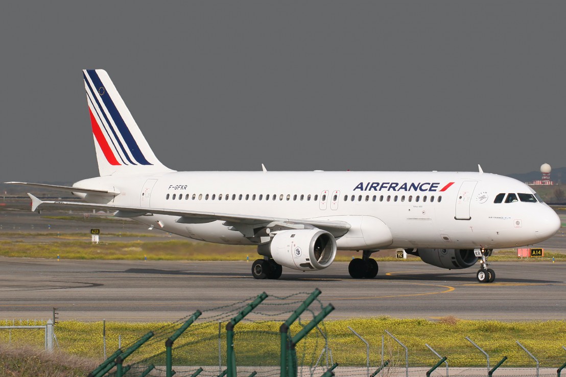 Airbus_A320-211_Air_France_F-GFKR_(8520143767)