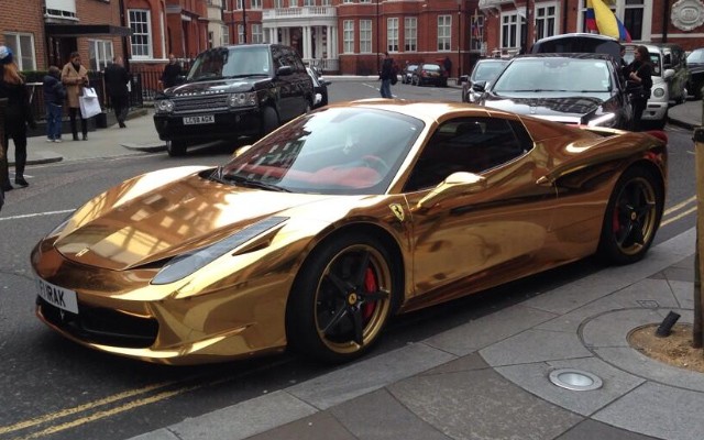 Gold-Ferrari-Spider-London-01