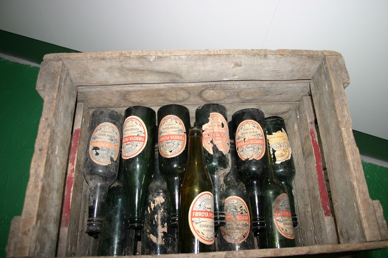 Old_Faroese_beer_bottles