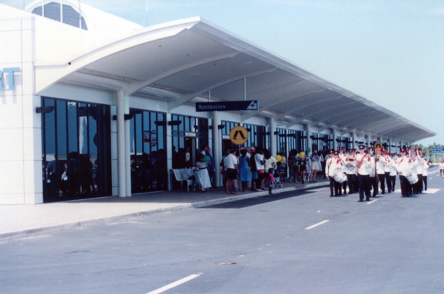 New_Darwin_Airport_Terminal_opening_in_December_1991