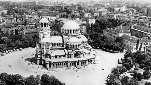 Alexnader-Nevski-Cathedral-the-60s_Lost-Bulgaria-500x282