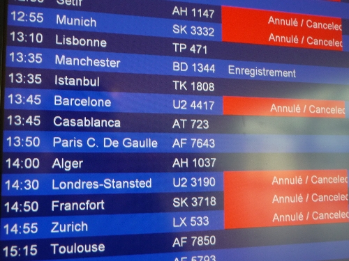 aeroport_depart_annules_panneau12