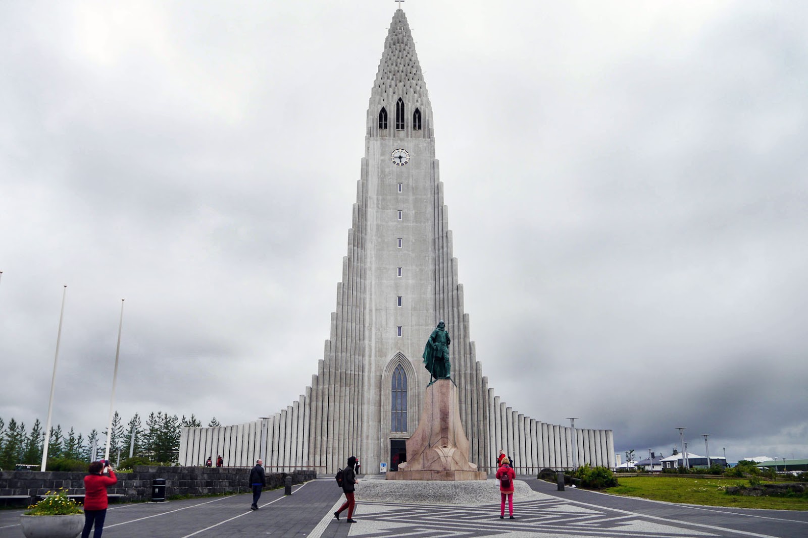 Лутерианската църква Халгримск (Hallgrímskirkja) най-голямата в Исландия.