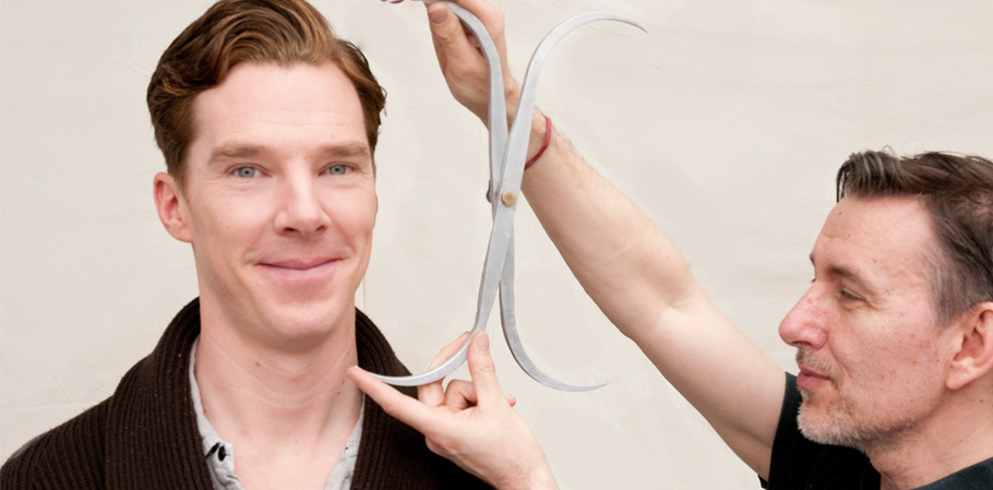 Benedict_Cumberbatch_Sitting_Madame_Tussauds_London_Gallery_3