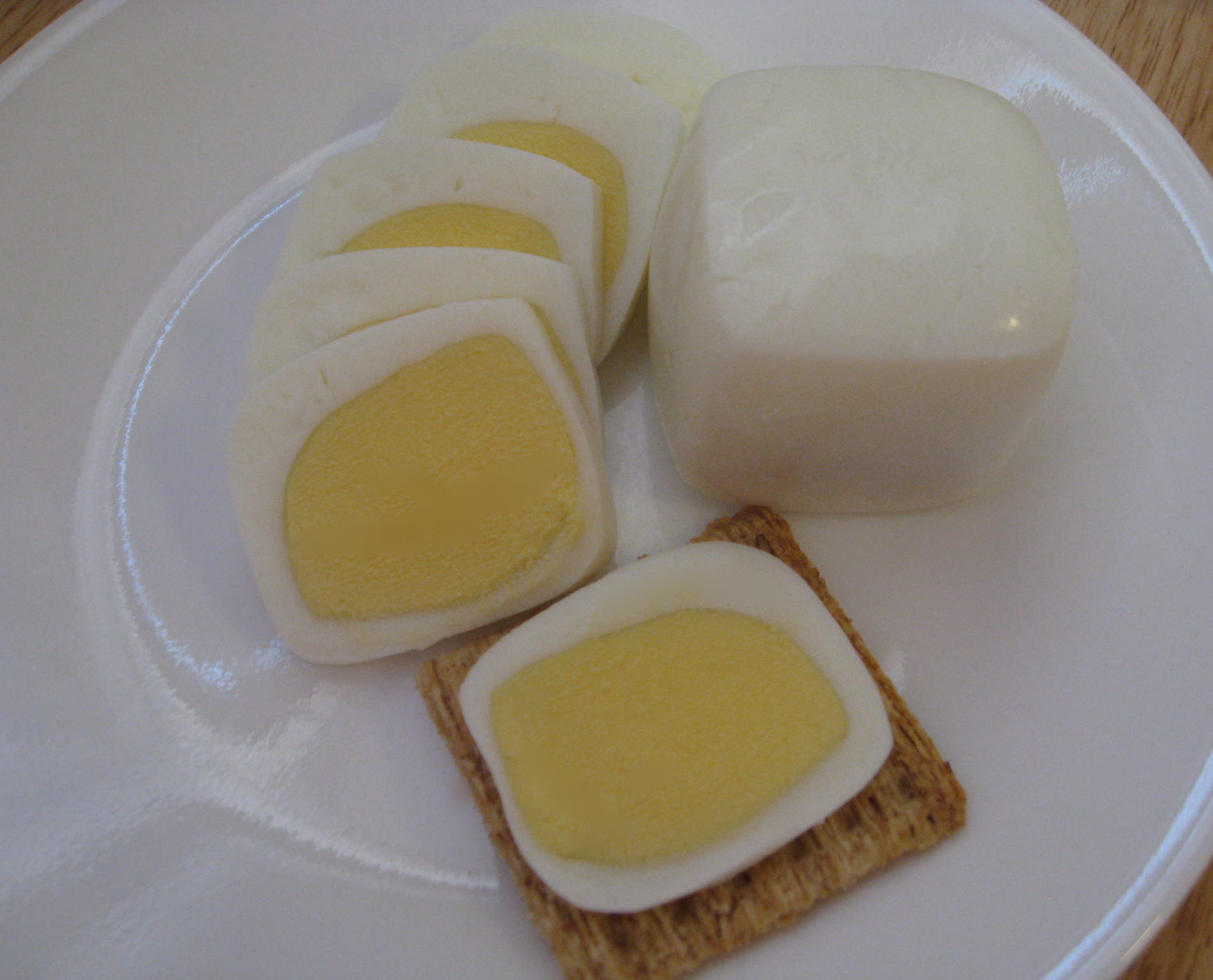 Square-egg-with-sliced-egg