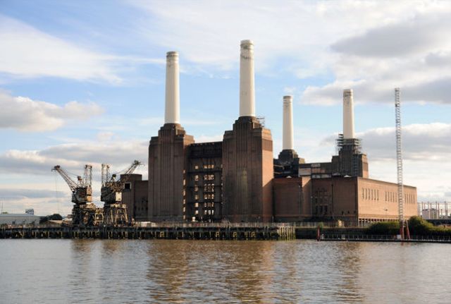 the decommissioned battersea power station