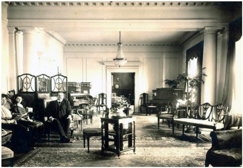 Началото на 1920-те години: бална зала