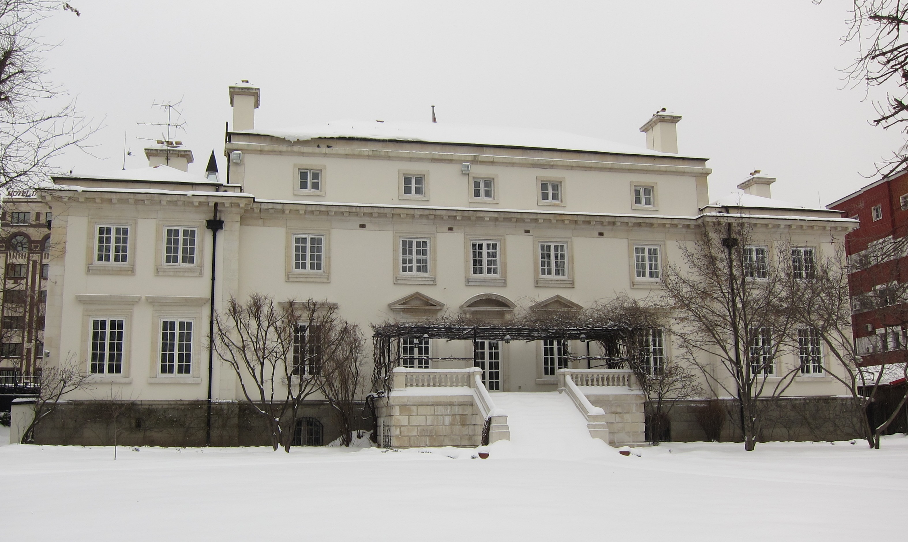 Residence-in-the-Winter