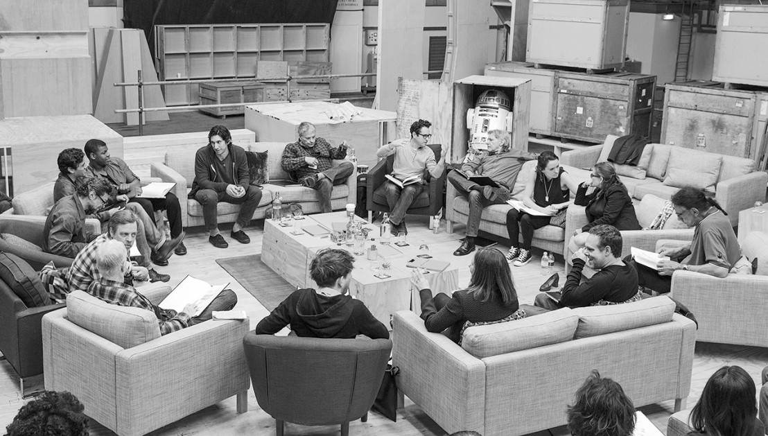Част от екипът на новия "Star Wars". Снимката е от първия ден на старта на продукцията