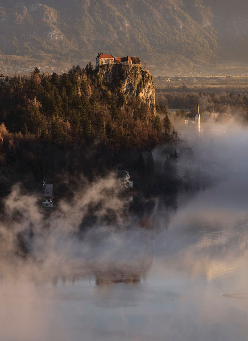 mist-sunrise-landscape-photography-ales-krivec-lake-bled-slovenia